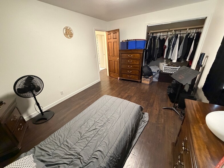 Building Photo - 127 Goodall St