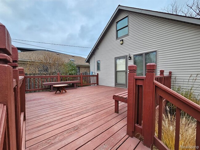 Building Photo - 5709 N Gulley Rd