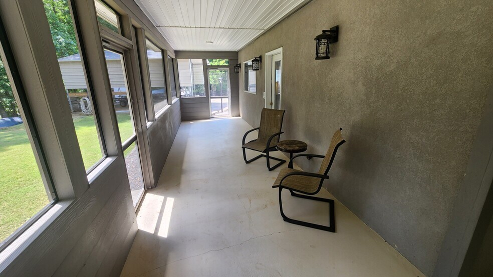 Screened Porch - 6576 Johnson Cir