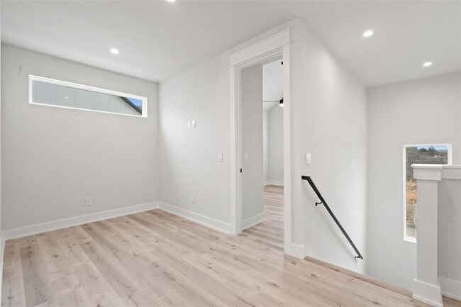 Building Photo - 2713 Bristol Dr