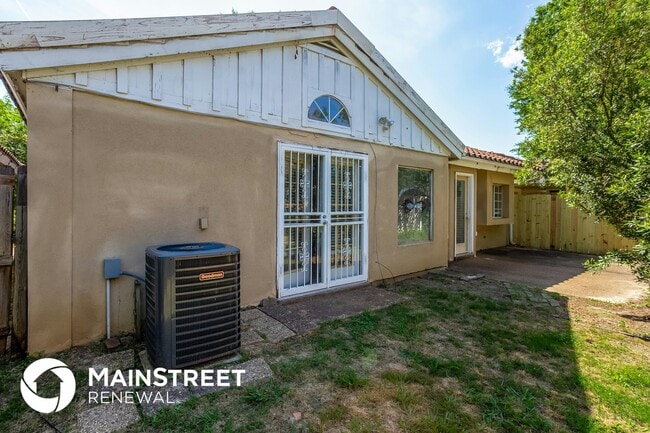 Building Photo - 7185 Stonegate Blvd