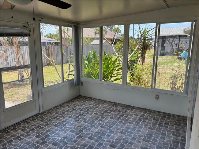 Building Photo - 307 Flamingo Rd