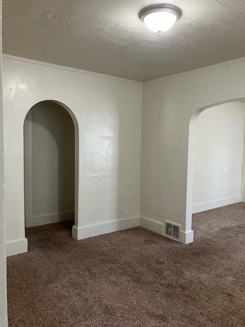 Building Photo - 308 E Virginia Ave