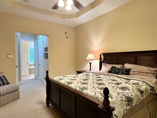 Building Photo - Gated Community! Walking Distance to the B...