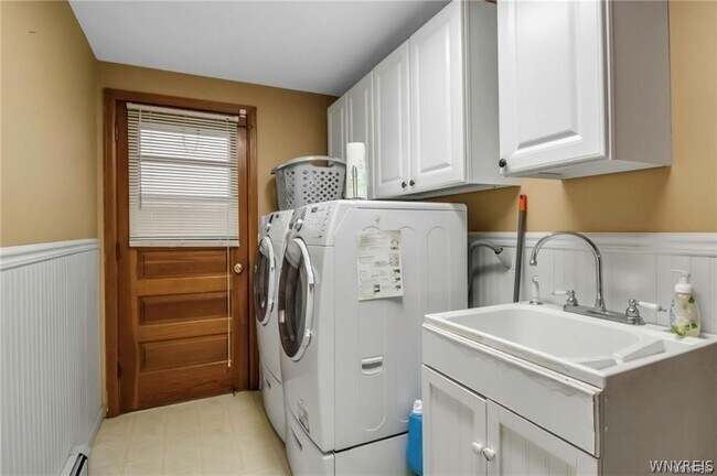 Building Photo - 97 Tartan Ln