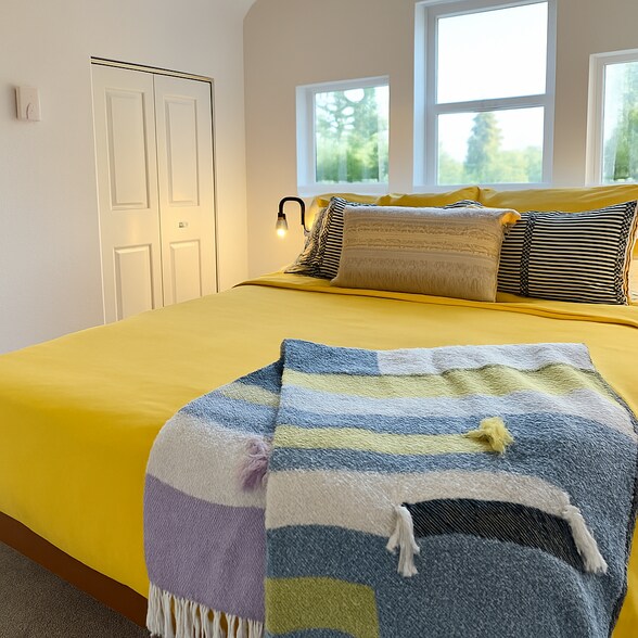 Building Photo - 41 E Alderney St