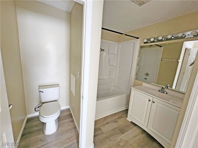 Building Photo - 1444 Star Rd