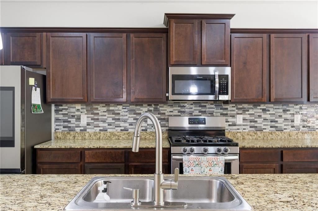 Building Photo - 296 Maple Brook Dr