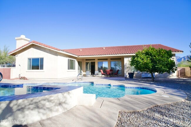 Building Photo - 12129 N Tall Grass Dr