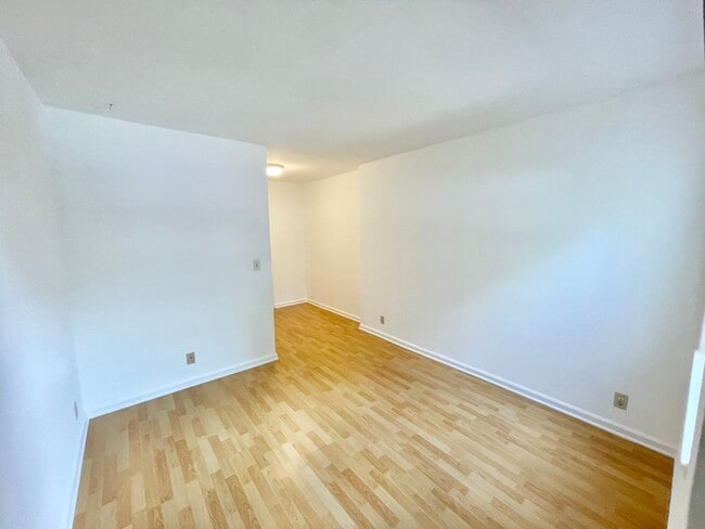Building Photo - Spacious 3BR/2BA Potrero Hill Townhouse Ho...