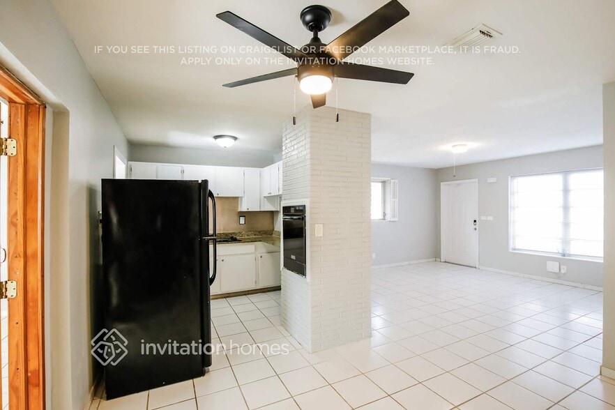 Building Photo - 6338 NW 24th Ct