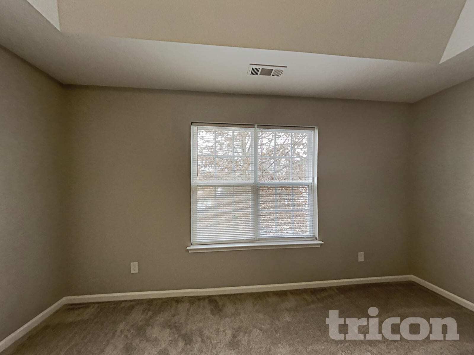 Building Photo - 1131 Delander Ln