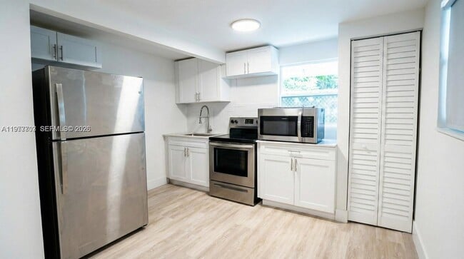 Building Photo - 128 NW 53rd St