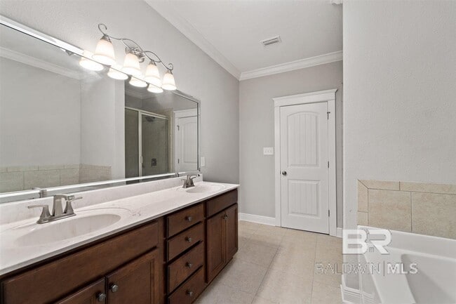 Building Photo - 9477 Marchand Ave