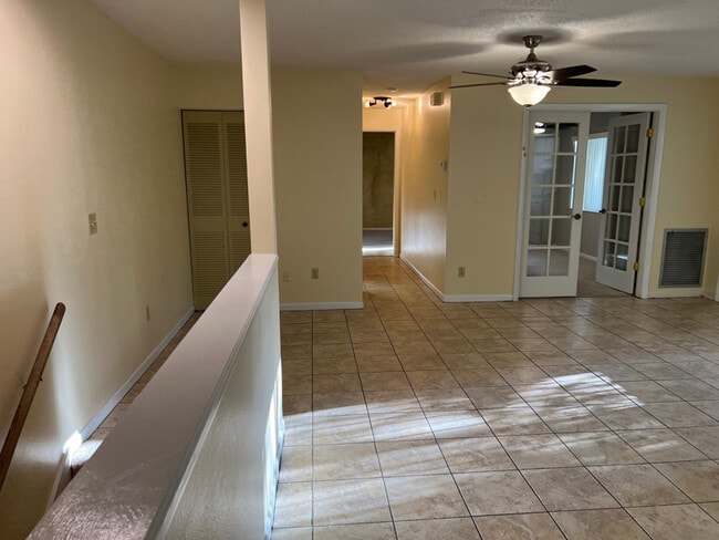 Building Photo - 630 Pavare Ct