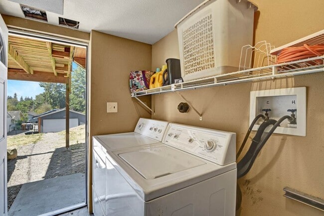 Building Photo - Smith: 1232