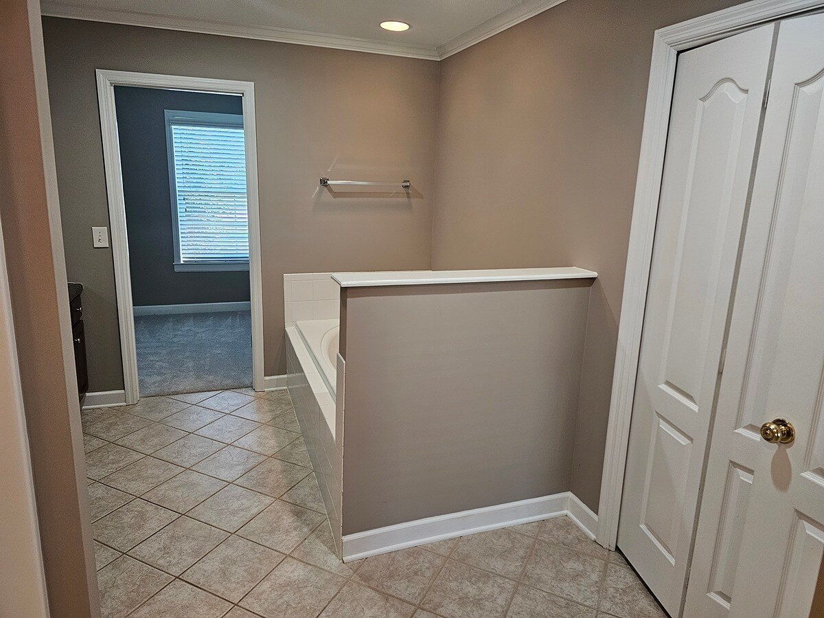 Building Photo - 13038 Peach View Dr