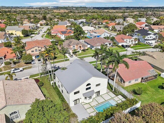 Building Photo - 20160 NW 9th Dr