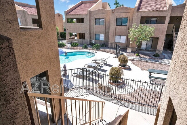 Building Photo - 8155 E Roosevelt St