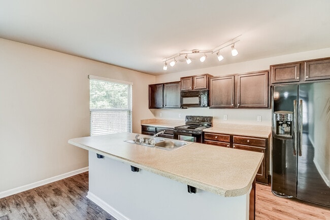 Building Photo - 217 Addison Dr