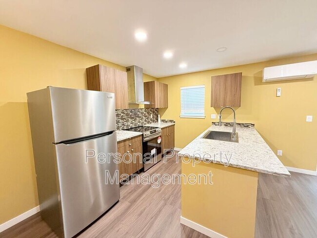 Building Photo - 5711 NE 74th Ct