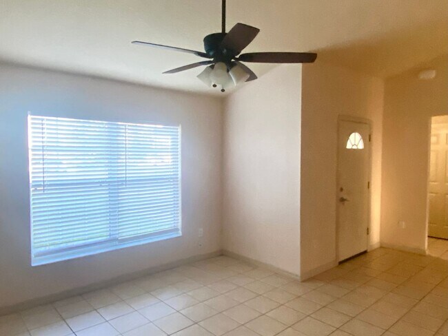 Building Photo - 3/2 Rental With Large Fenced Backyard