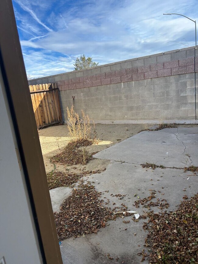 Building Photo - 3801 Sherman Ln