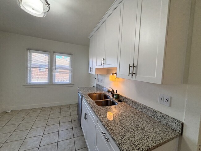 Building Photo - 361-361 Williams Ave S