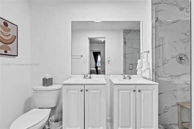 Building Photo - 1430 NE 11th St