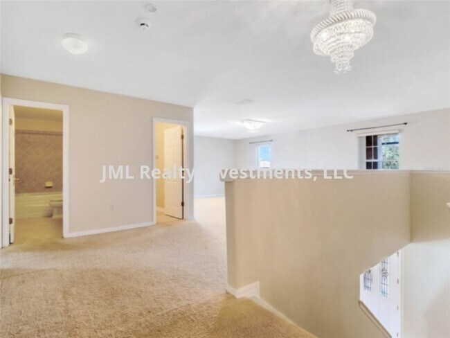Building Photo - 5 bedroom 3.5 bath home in Stevens Plantat...