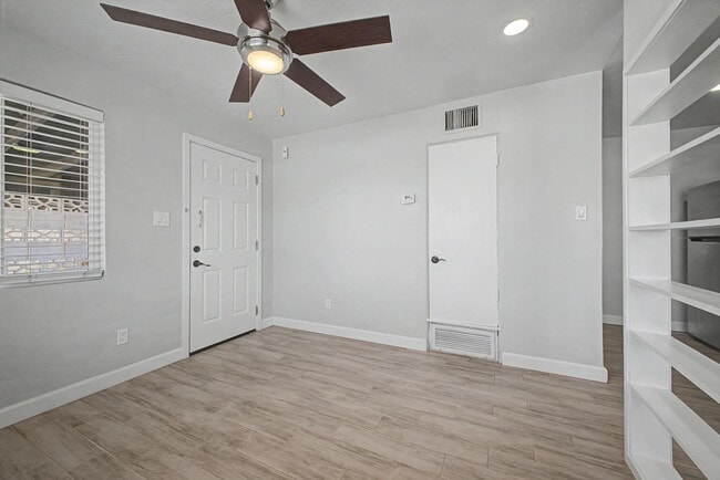 Building Photo - 2534 N 28th St