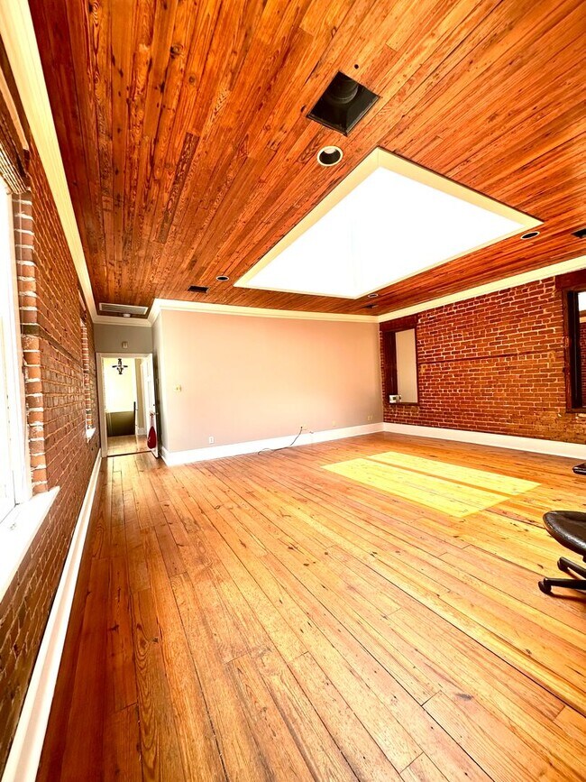 Primary Photo - 3BR 2BA 3rd Street Downtown