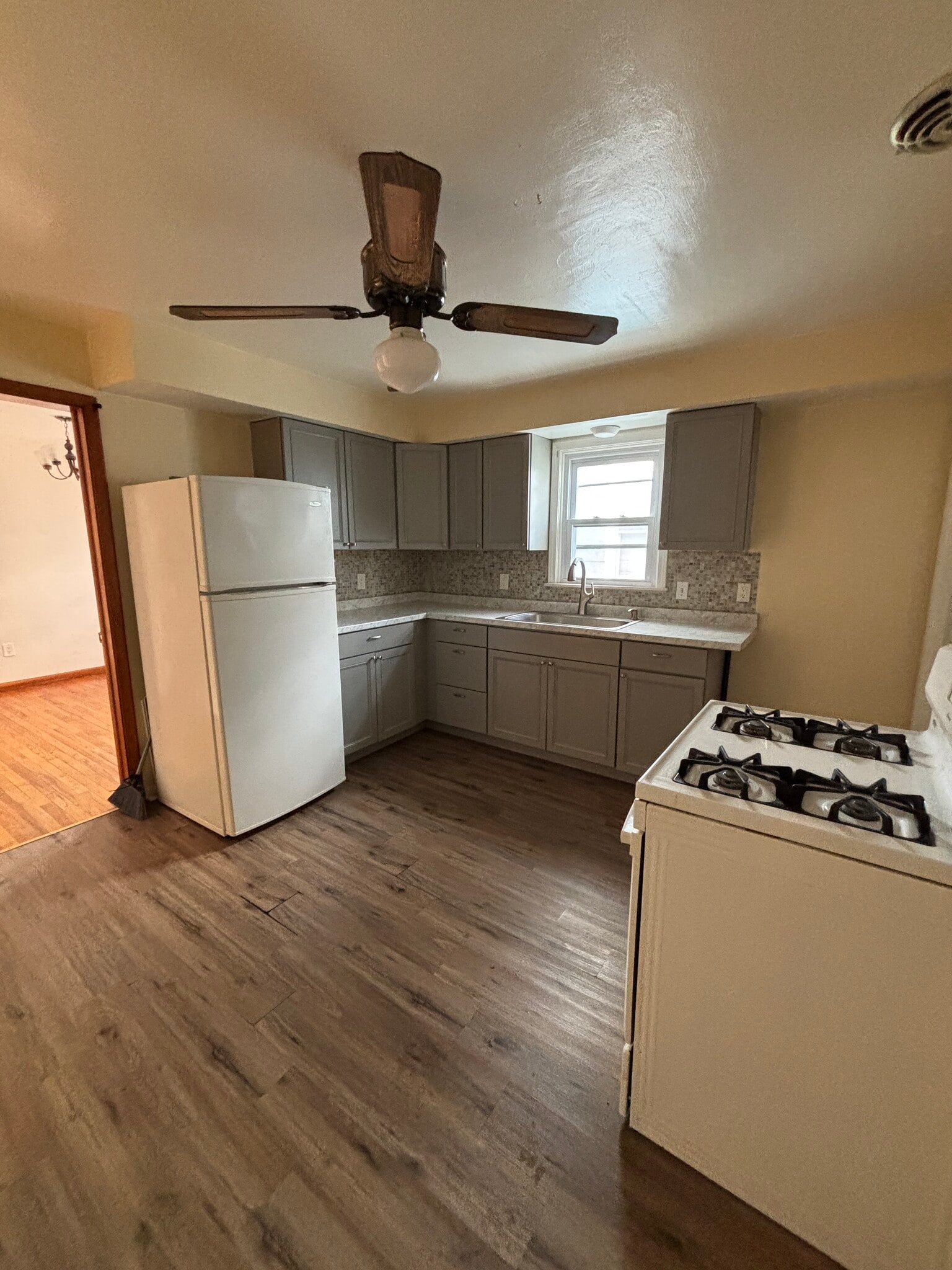 Building Photo - 162 Seminary Ave