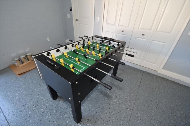 Building Photo - 13 Elder Dr