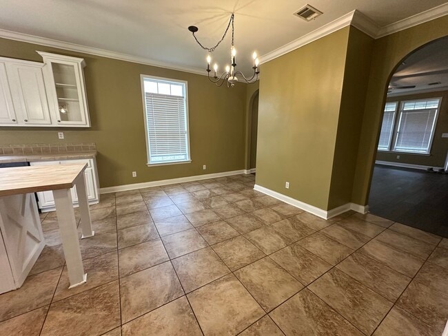 Building Photo - Charming and spacious home for rent in Lee...