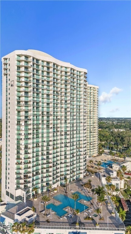 Building Photo - 3000 Oasis Grand Blvd