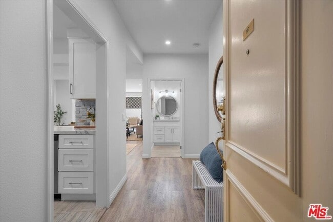 Building Photo - 1650 Veteran Ave