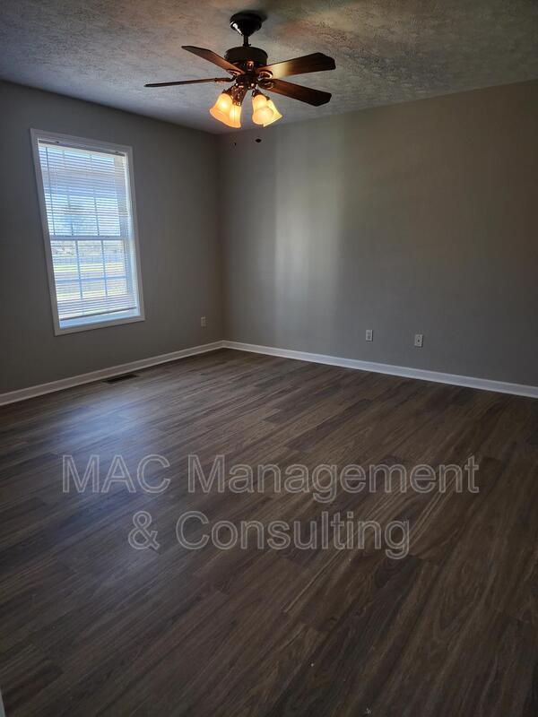 Building Photo - 143 W Gate Dr