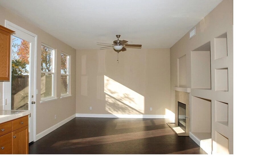 Building Photo - 772 W Barcelona Ln