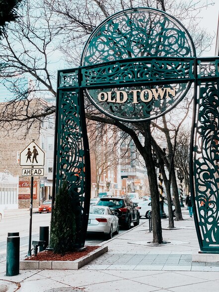 Building Photo - 334 W Schiller St