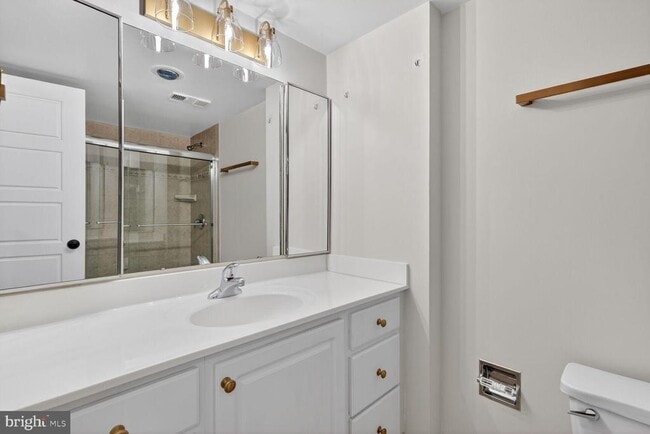 Building Photo - 307 Yoakum Pkwy