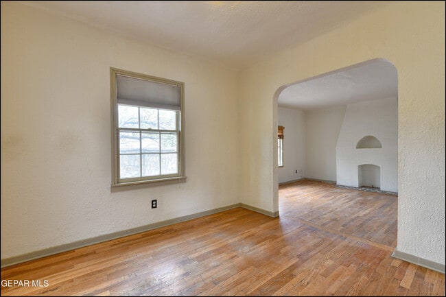 Building Photo - 1100 Kelly Way