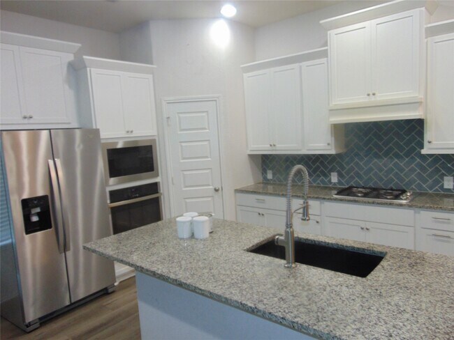 Building Photo - 24978 Tidmor Ln