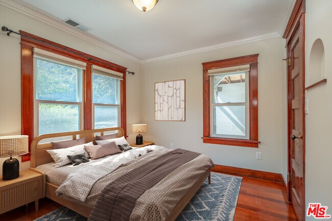 Building Photo - 4253 Fountain Ave