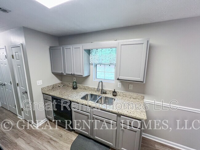 Building Photo - 26 Fairhaven Dr