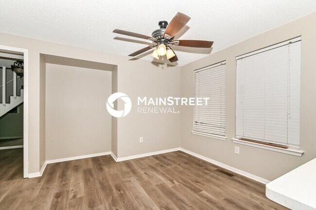 Building Photo - 4 Bedroom Pet-Friendly Home in Oklahoma City, OK with Main Street Renewal
