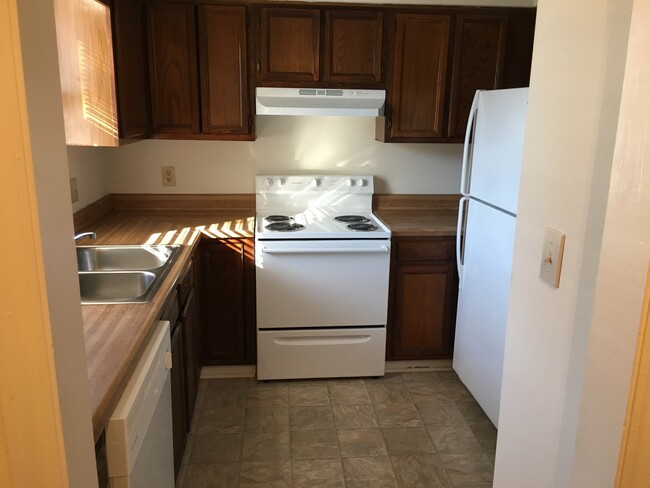 Building Photo - 4128 Kaplan Dr