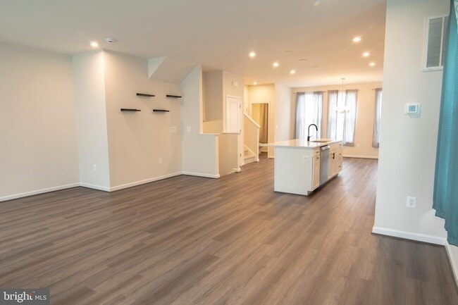 Building Photo - 4100 Bolton Ct
