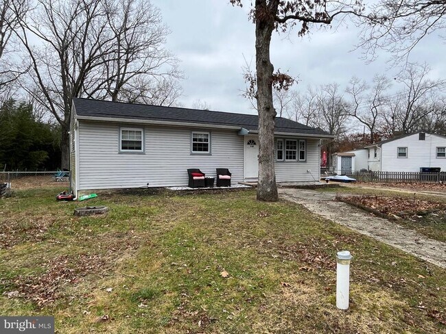 Building Photo - 110 E Colton Ln