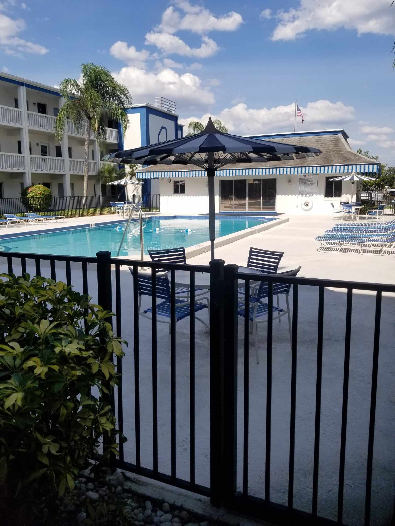 Just 10 steps from your front door to the pool gate! - 350 79th Ave N